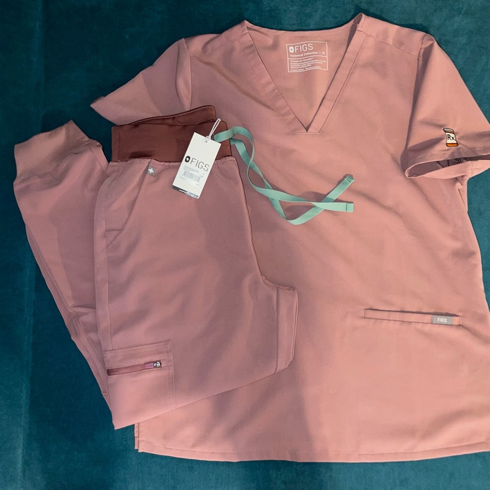 Mineral Mauve Figs Scrub Set